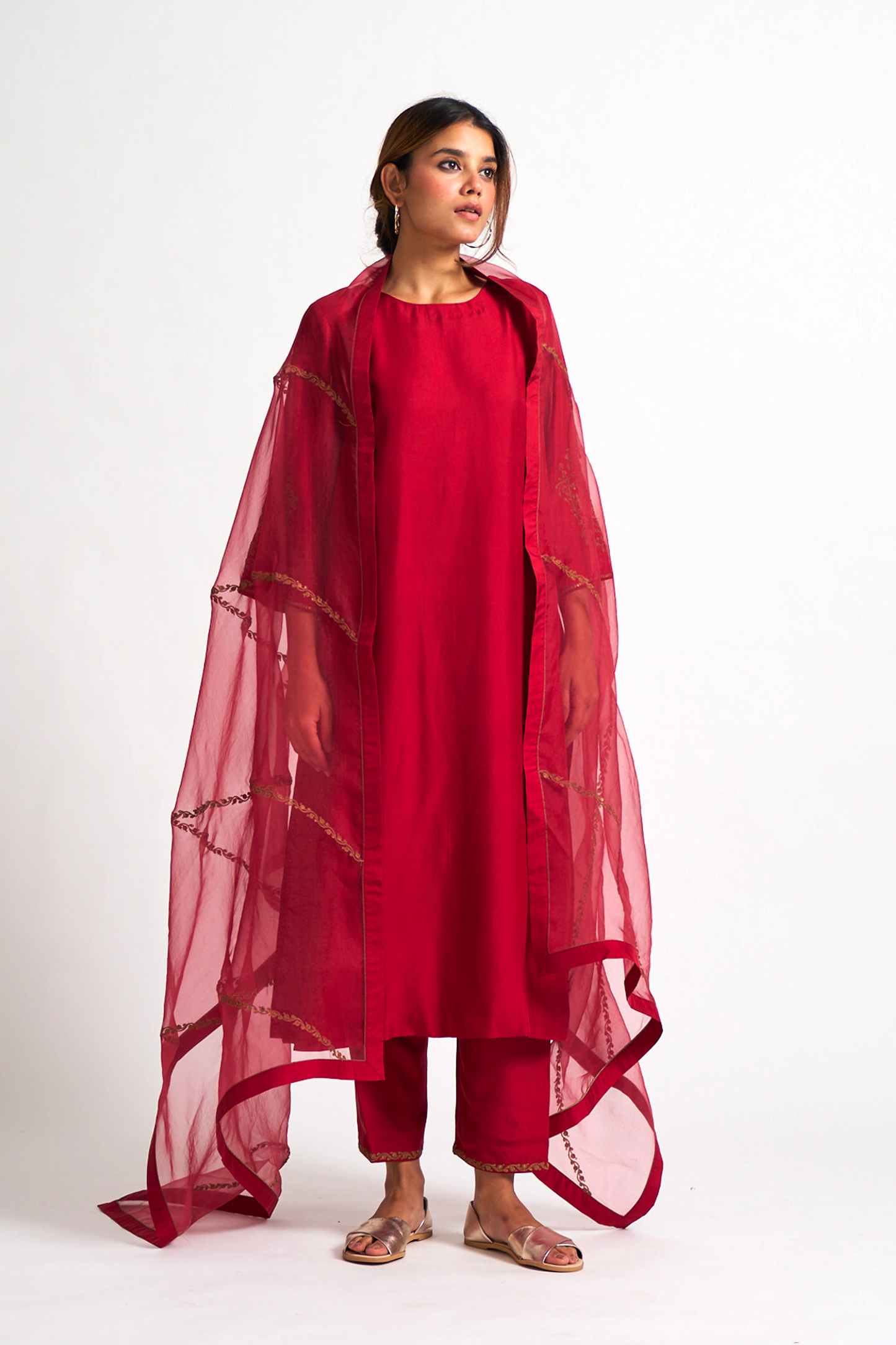 Riyaaz Red dupatta