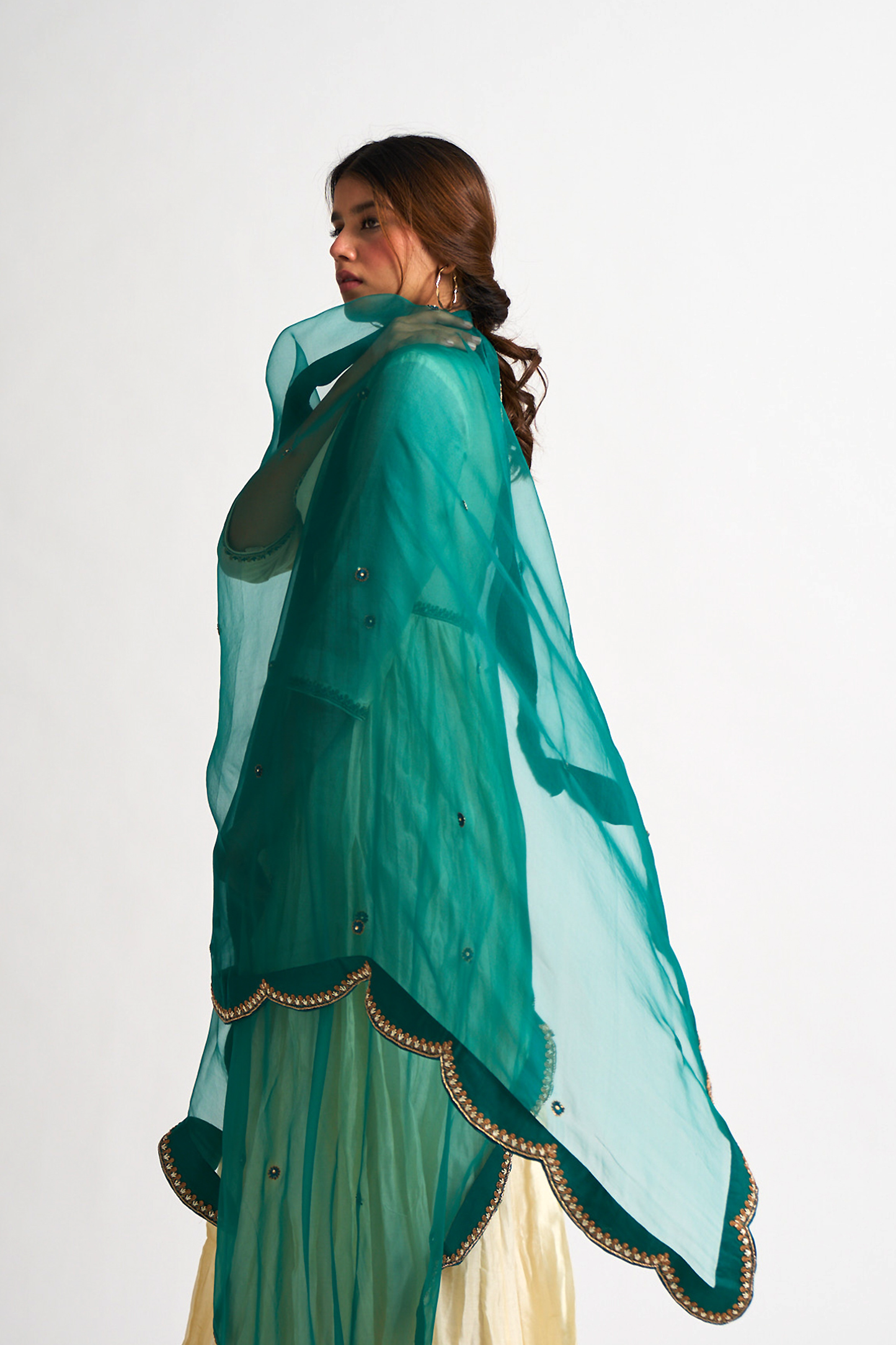 Mahira green Dupatta