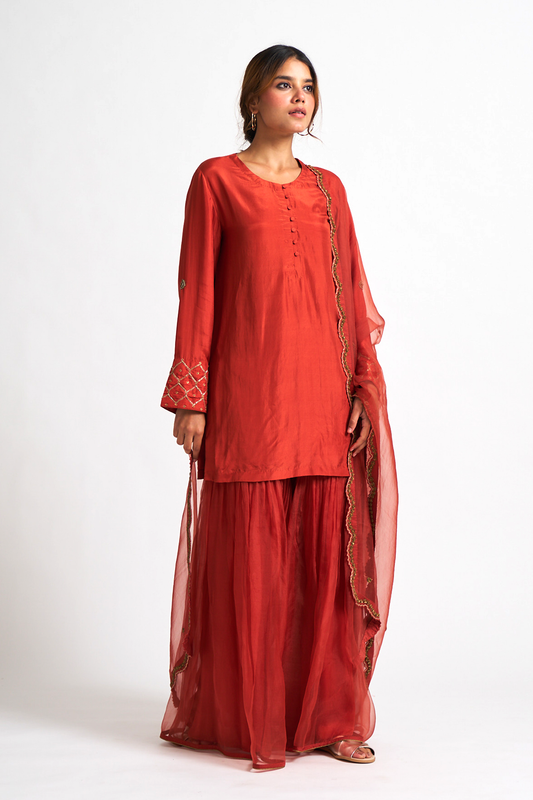 Ziba Sharara set