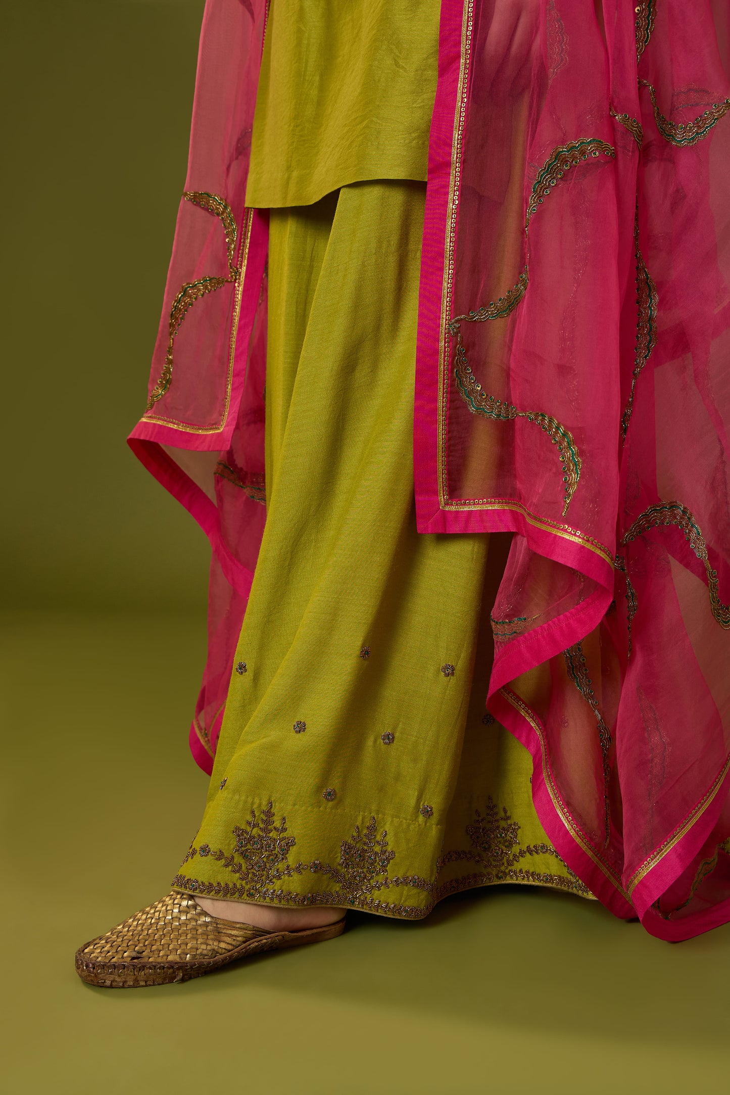 Shabnam Bahâr Kurta-Sharara & Zamrud Rose Dupatta