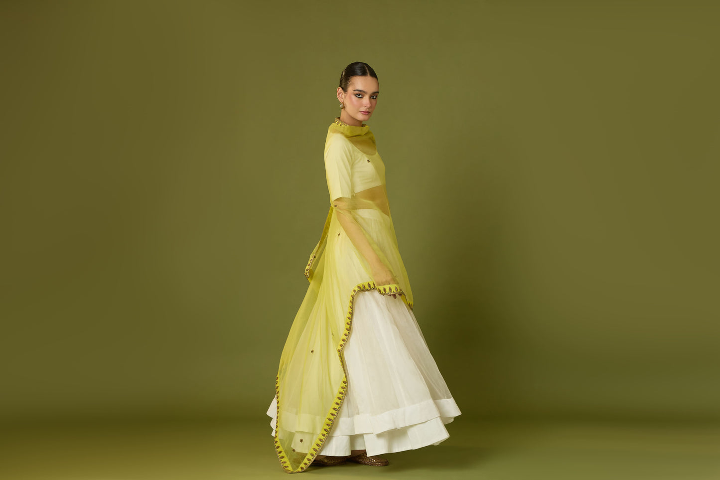 Noor Bahâr Ivory Double Layered Lehenga & Kiara Dupatta