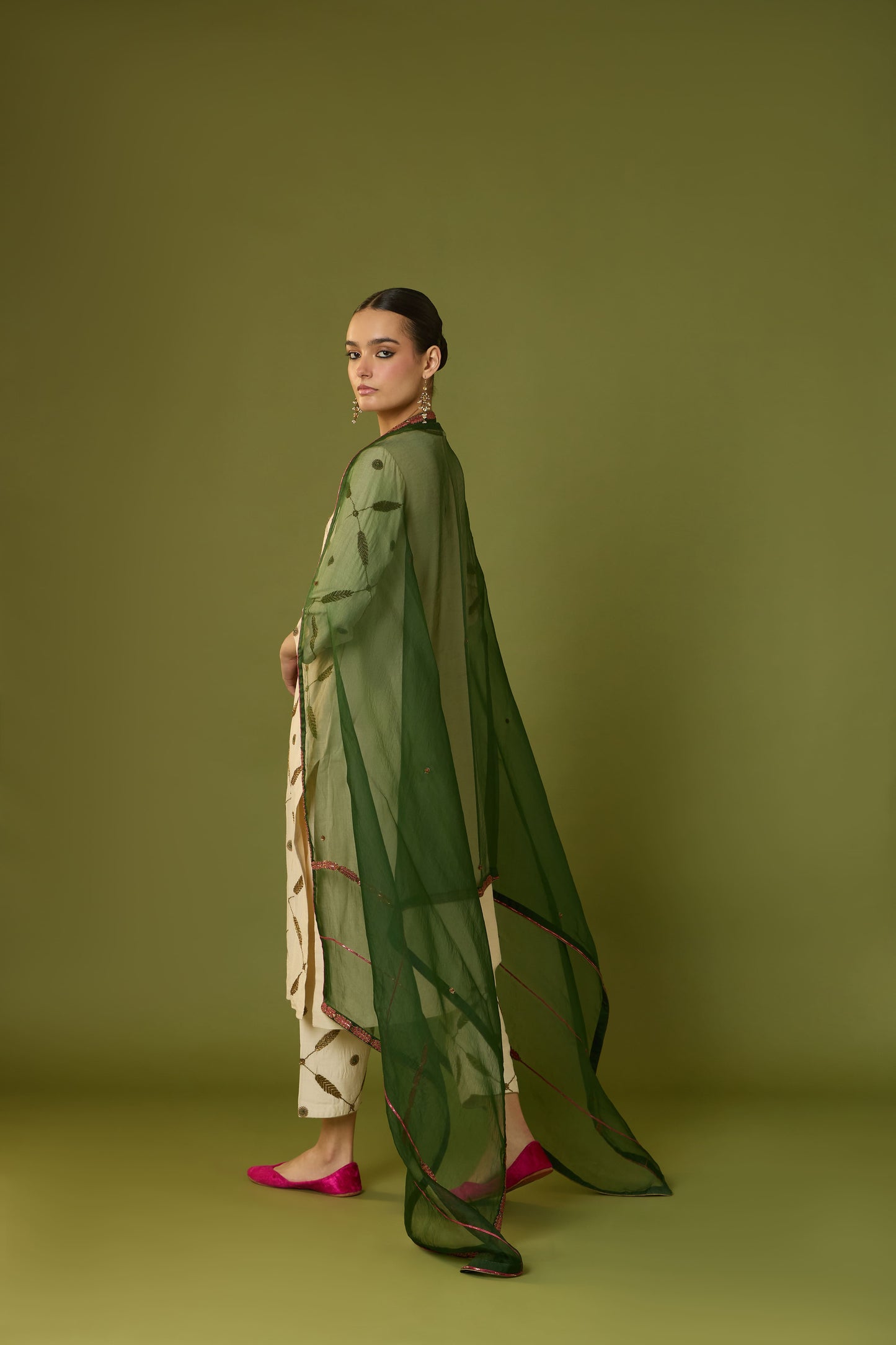 Zareen Rekha - Ivory Kurta & Pant with Olive Dupatta