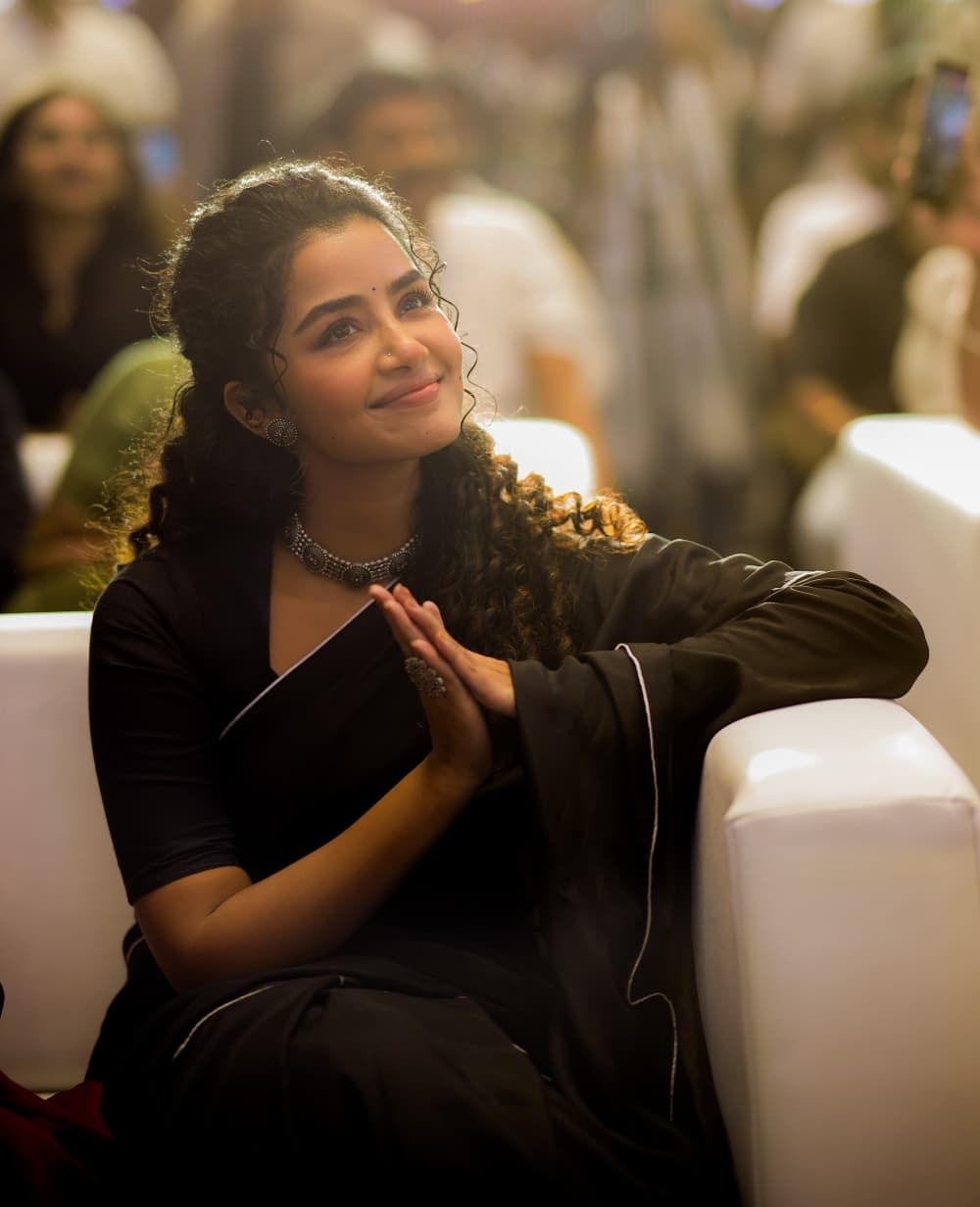 IDA SAREE - BLACK (Anupama Parameshwaran)