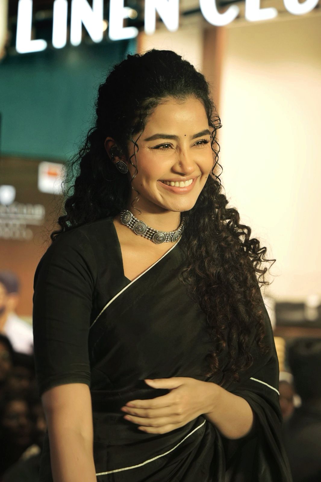 IDA SAREE - BLACK (Anupama Parameshwaran)