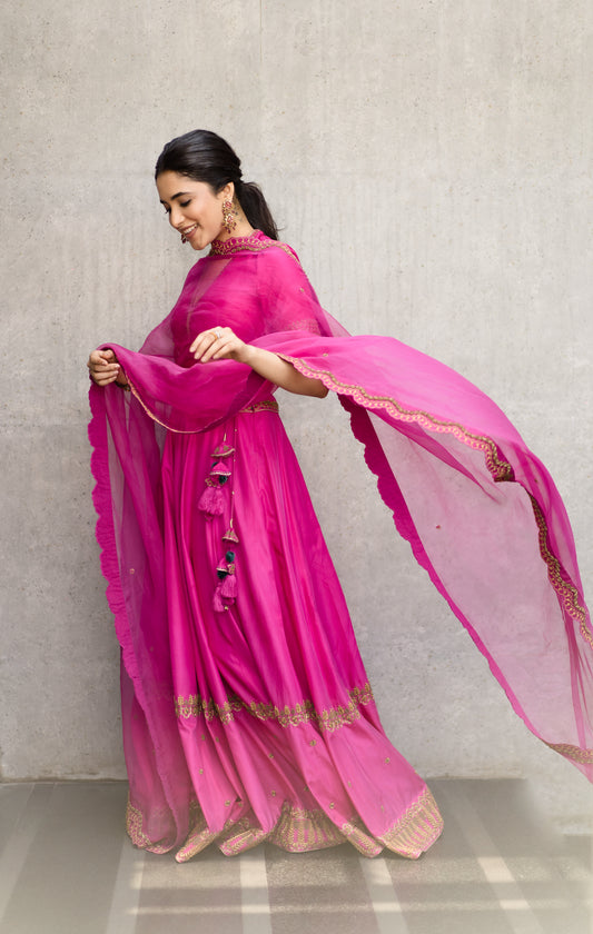 Nargis Lehenga Set Rani Pink (Priyanka Mohan)